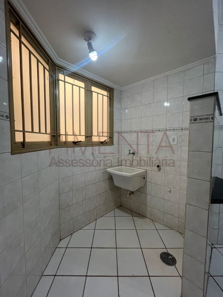 Apartamento à venda com 2 quartos, 64m² - Foto 4