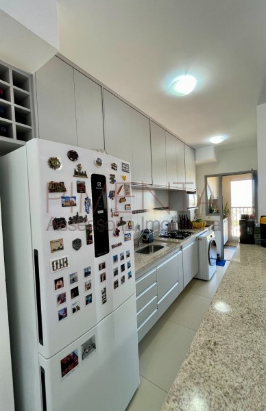 Apartamento à venda com 2 quartos, 64m² - Foto 33